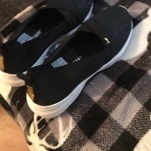 Worn  twice puma shoes